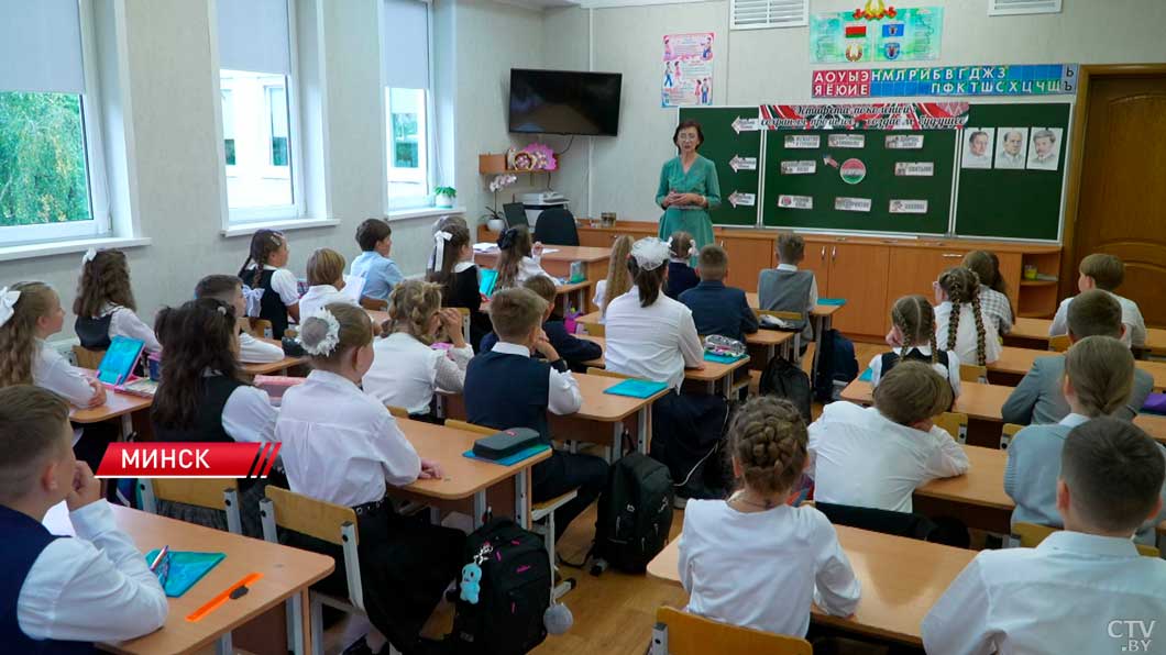 Первый школьный звонок прозвенел для 20 тыс. юных минчан-10
