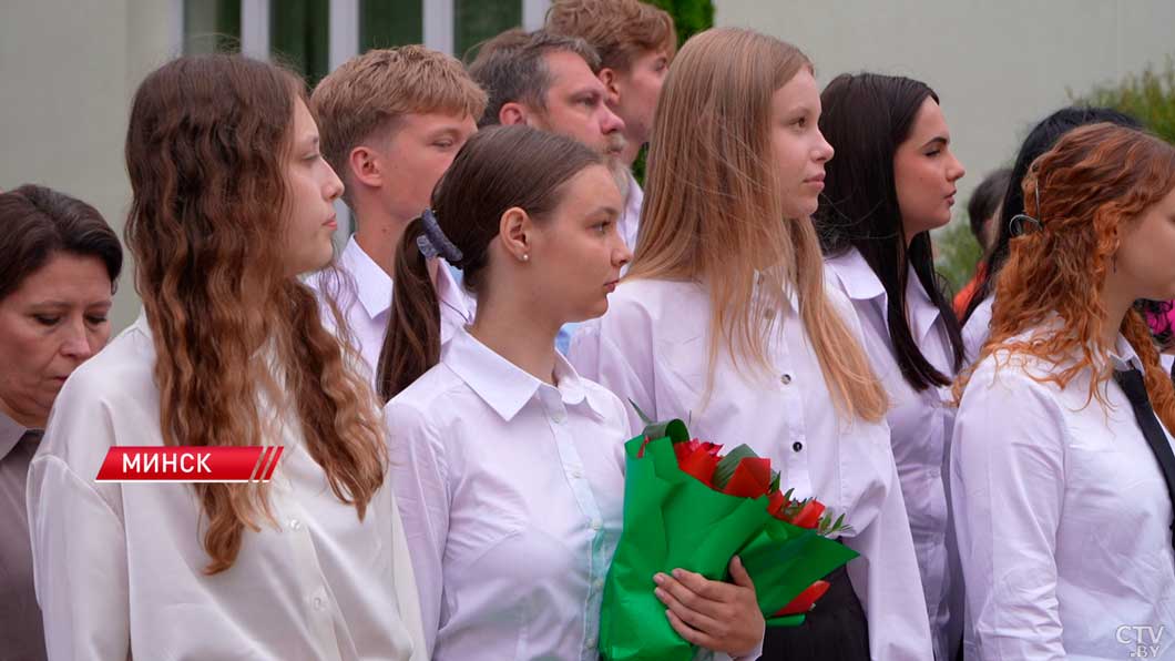 Первый школьный звонок прозвенел для 20 тыс. юных минчан-16