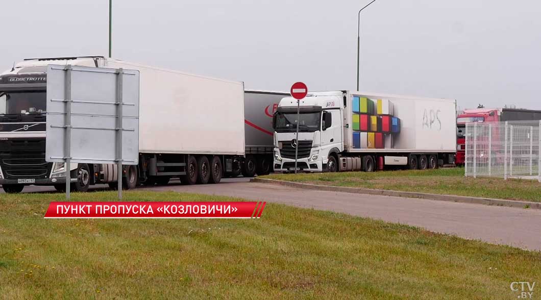 Польша оставляет открытыми сроки возобновления штатного режима работы на границе-10