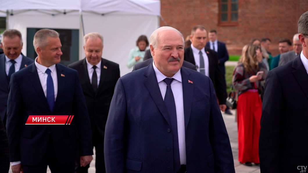 Лукашенко заслушал доклад Кухарева о благоустройстве Минска-4