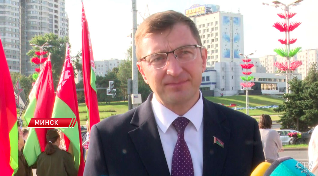 У стелы «Минск – город-герой» состоялось торжественное возложение цветов в честь Дня города-4