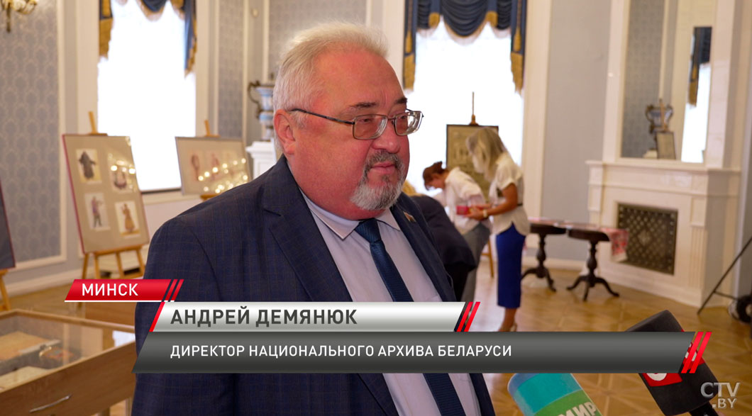Афиши, реквизит и редкие документы – уникальная выставка открылась в Купаловском театре-4