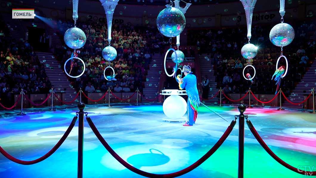 «Шоу воды, огня и света!» с захватывающими трюками – Гомельский цирк дарит зрителям яркие эмоции-2 «Шоу воды, огня и света!» с захватывающими трюками – Гомельский цирк дарит зрителям яркие эмоции-2
