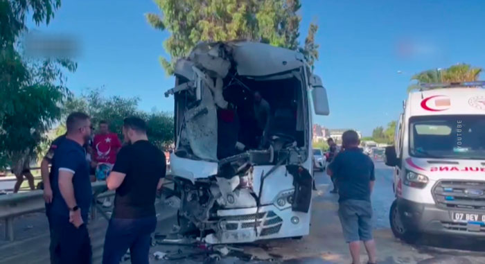 18 человек пострадали в крупной аварии в турецкой Аланье