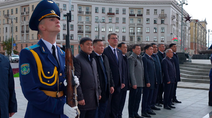 Председатель Кабинета министров Кыргызстана прибыл с официальным визитом в Беларусь 