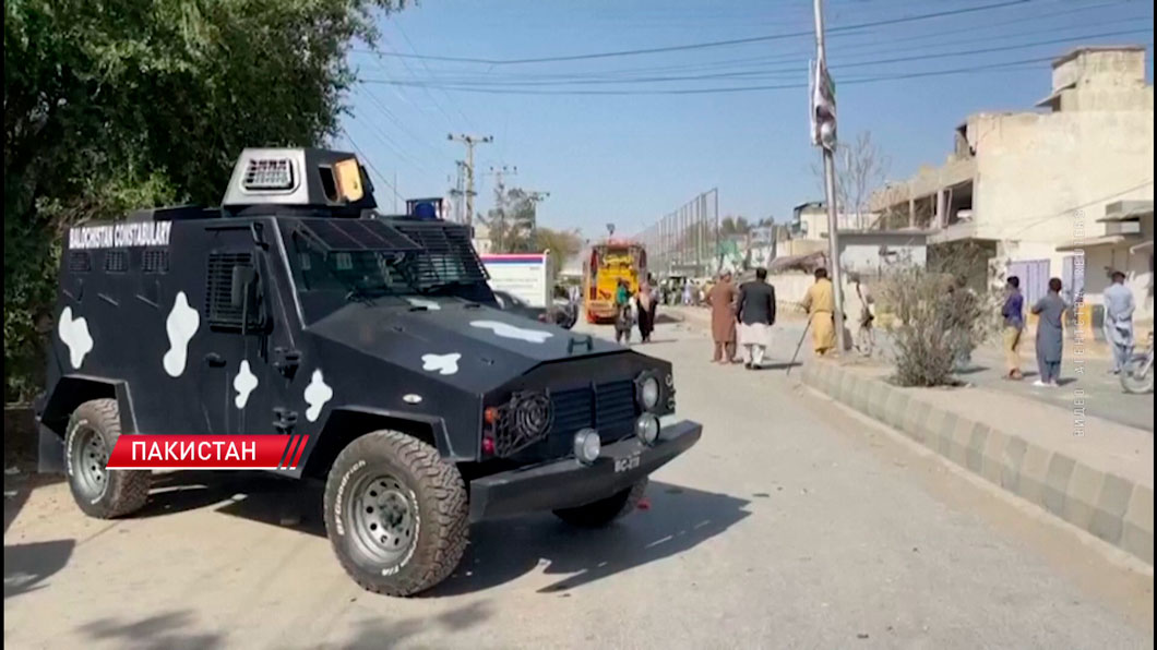 Более 10 человек погибли при взрыве заминированного автомобиля в Пакистане-2 Более 10 человек погибли при взрыве заминированного автомобиля в Пакистане-2