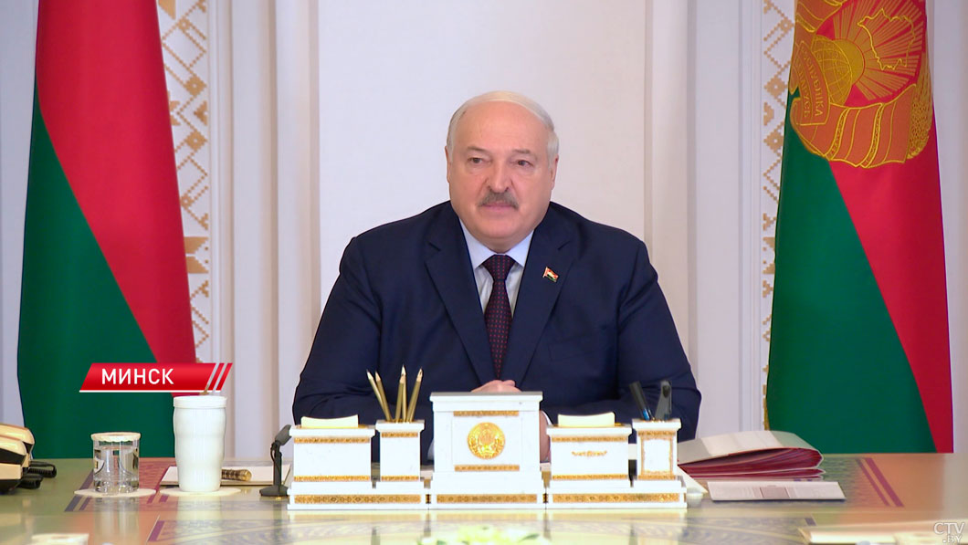 Надо напрягаться! Лукашенко обозначил задачи по уборочной кампании и севу озимых-4