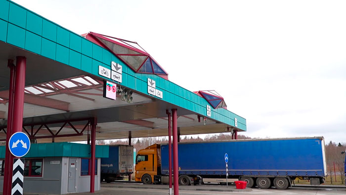 С 15 октября Латвия вводит систему платной электронной очереди на границе