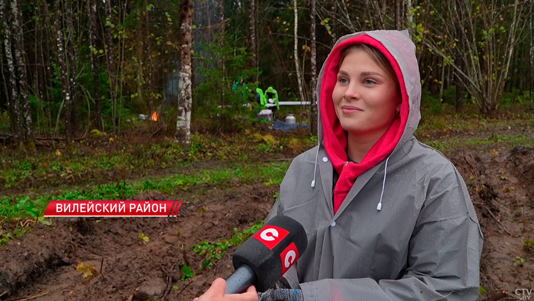 Представители Мининформа и ведущих СМИ страны восстанавливают лес в Вилейском районе-10