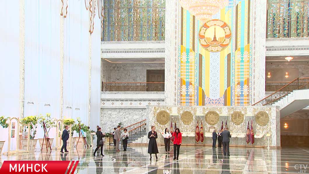 Делегация «Белой Руси» побывала на экскурсии во Дворце Независимости-10