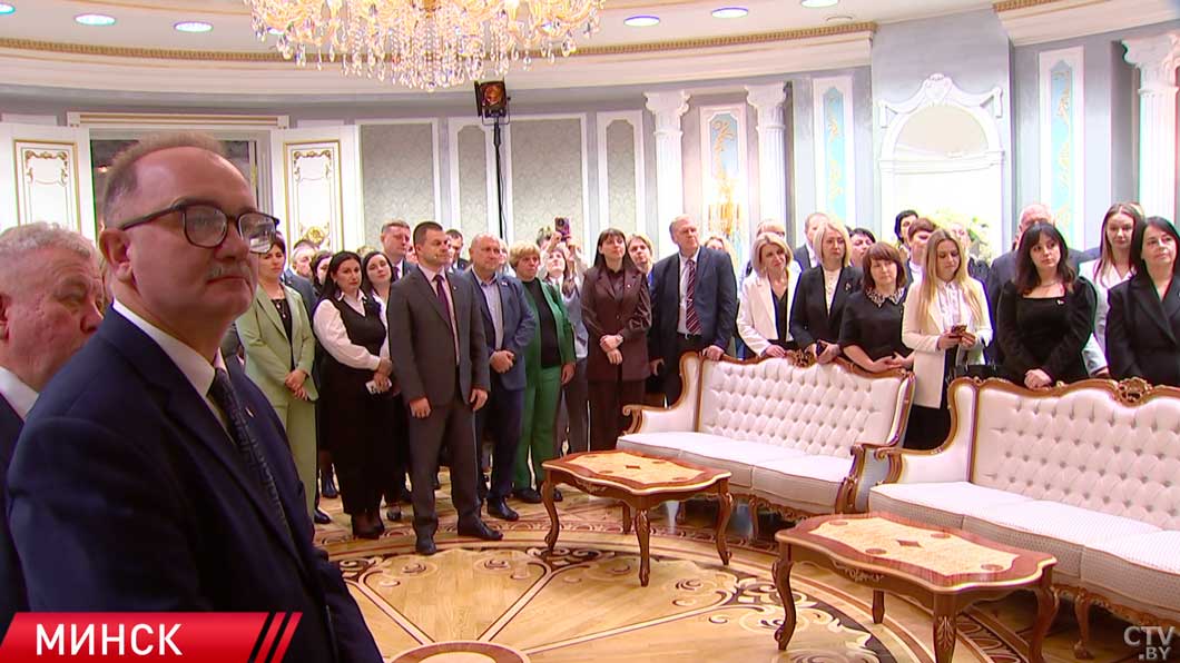 Делегация «Белой Руси» побывала на экскурсии во Дворце Независимости-6