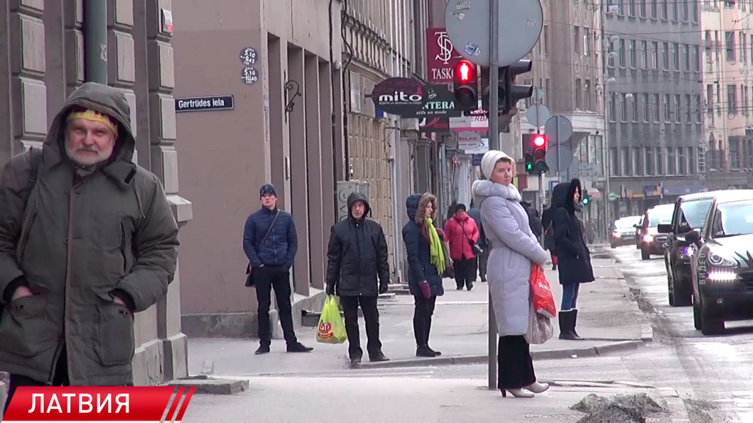 Латвийцы активно сокращают свои расходы на фоне высокой стоимости жизни в стране-2