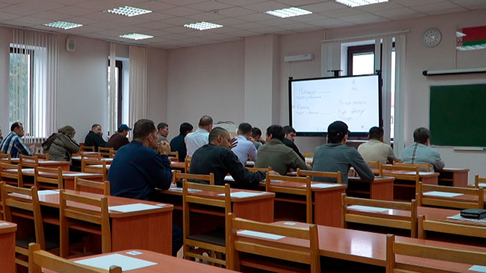 Около 600 мигрантов прошли оценку знаний государственного языка с конца сентября Около 600 мигрантов прошли оценку знаний государственного языка с конца сентября