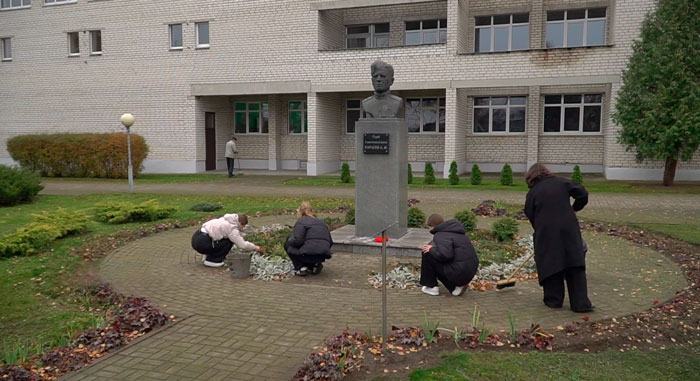 Патриотическая трудовая акция «Обелиск» объединила школьников Бреста