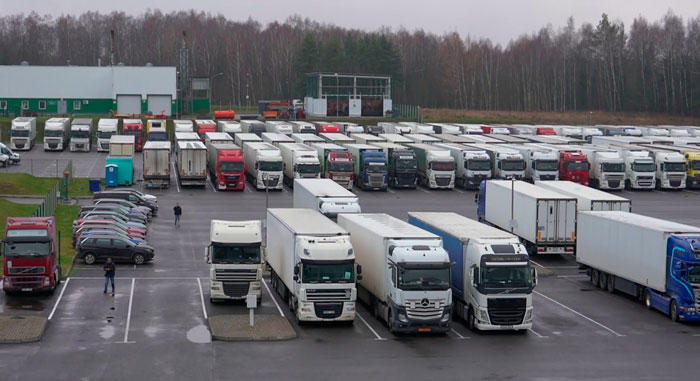 Водителей брошенных в Беларуси литовских фур будут штрафовать