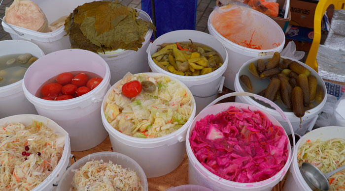 От свежей рыбы до гречишного меда! В каждом уголке Беларуси разворачиваются ярмарки