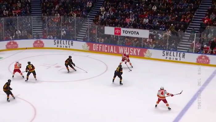 Егор Шарангович помог «Калгари» разгромить «Ванкувер»