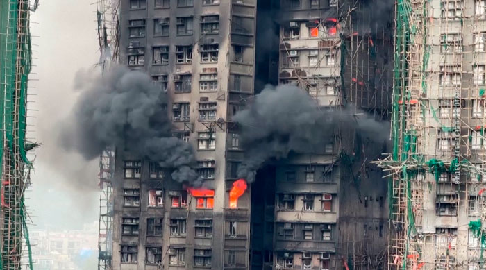 В Гонконге объявили трёхдневный траур в связи с пожаром в многоквартирном комплексе