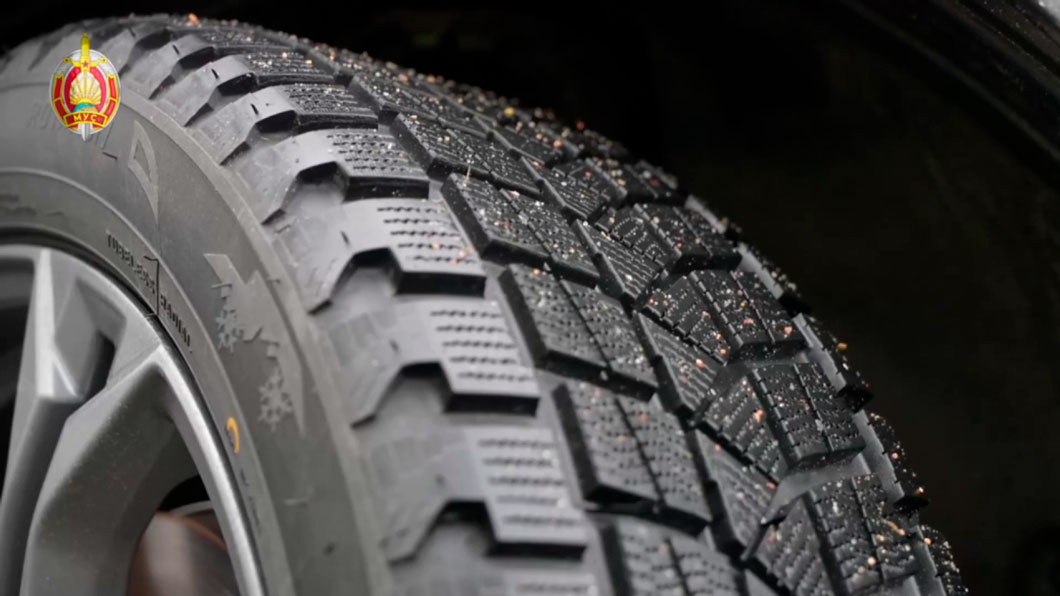 С 1 декабря автомобили должны быть оборудованы зимними шинами-2