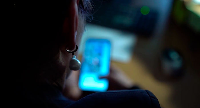 «Горячая пора» для аферистов! В МВД предупредили о предновогодних схемах по выманиванию денег