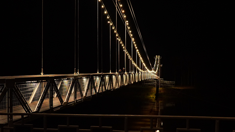 Прозрачные вставки и эффект качки – каким стал самый длинный подвесной пешеходный мост в Беларуси? Прозрачные вставки и эффект качки – каким стал самый длинный подвесной пешеходный мост в Беларуси?