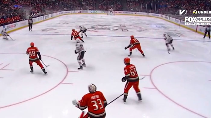 Алексей Протас продлил результативную серию в НХЛ