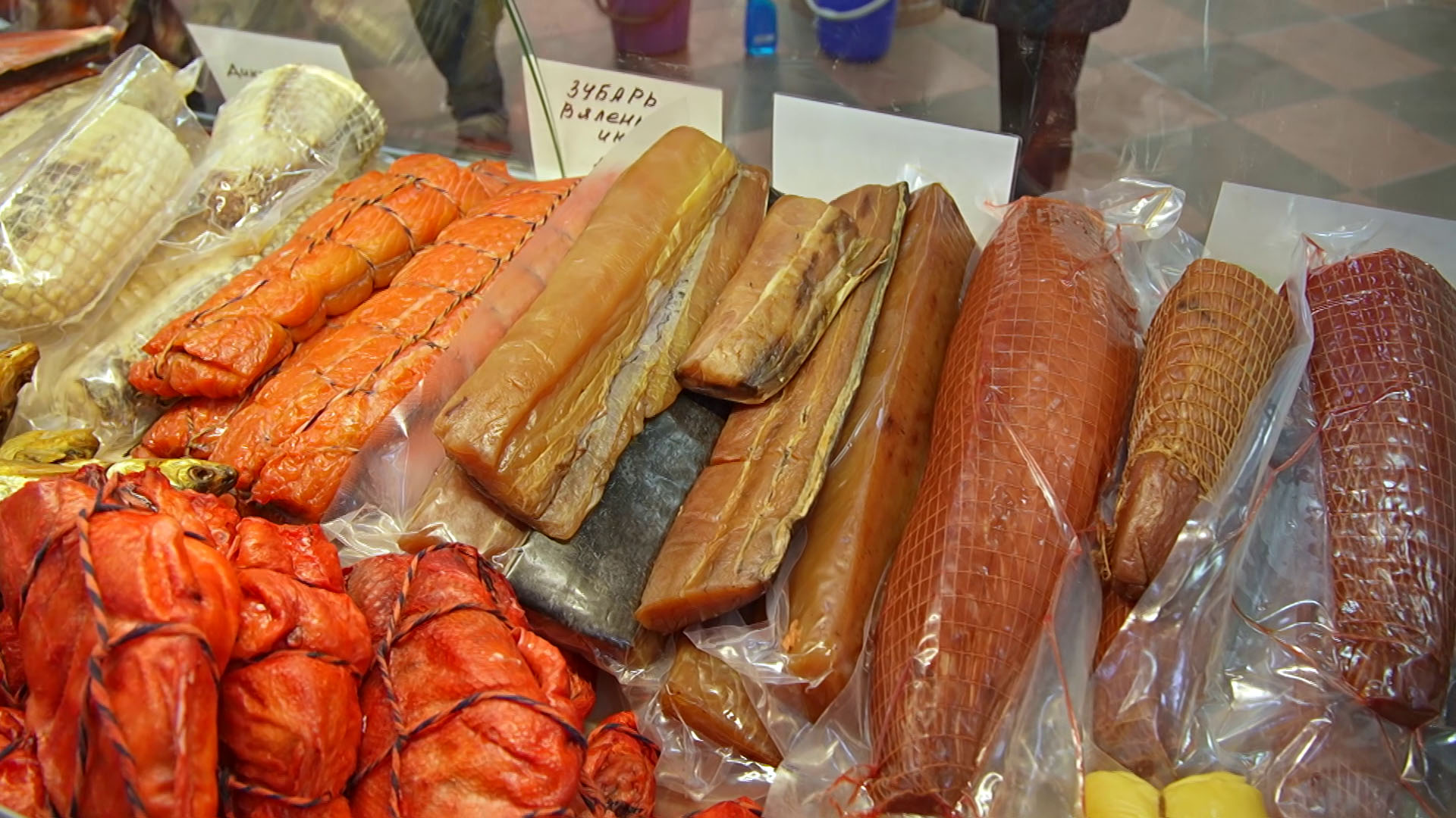 Палитра вкуса к новогоднему столу! Ярмарки рыбы и деликатесов открылись в Орше, Бобруйске и Минске-2