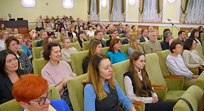 Делегаты ВНС обсуждают приоритеты будущей пятилетки в трудовых коллективах