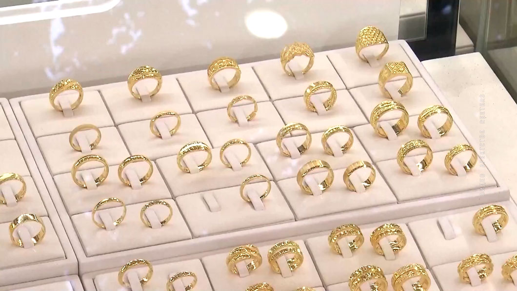 Биржевая цена золота впервые в истории превысила 4,4 тыс. долларов за унцию-2