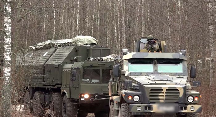 В Минобороны Беларуси показали кадры заступления на боевое дежурство ракетного комплекса «Орешник» В Минобороны Беларуси показали кадры заступления на боевое дежурство ракетного комплекса «Орешник»