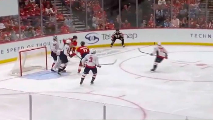 Протас продлил результативную серию в НХЛ до трёх матчей Протас продлил результативную серию в НХЛ до трёх матчей