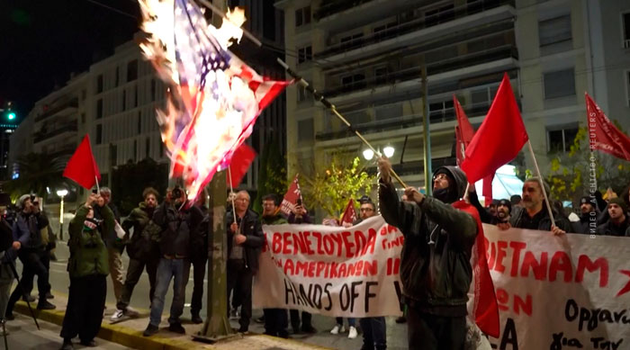 Сжигают флаги США! Массовые протесты в поддержку Венесуэлы охватили весь мир