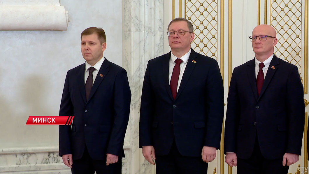 Лукашенко привёл к присяге судей Конституционного и Верховного судов Беларуси-6 Лукашенко привёл к присяге судей Конституционного и Верховного судов Беларуси-6