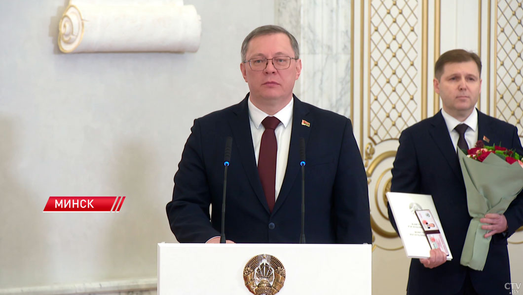 Лукашенко привёл к присяге судей Конституционного и Верховного судов Беларуси-4 Лукашенко привёл к присяге судей Конституционного и Верховного судов Беларуси-4
