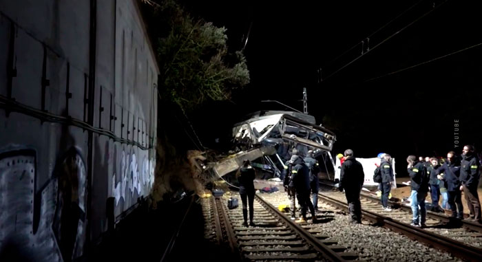 Под Барселоной поезд на большой скорости врезался в подпорную бетонную стену