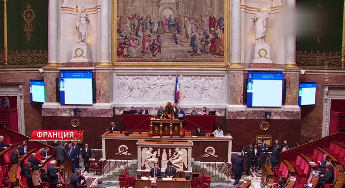 Премьер-министр Франции намерен принять законопроект о бюджете на 2026-й в обход парламента 