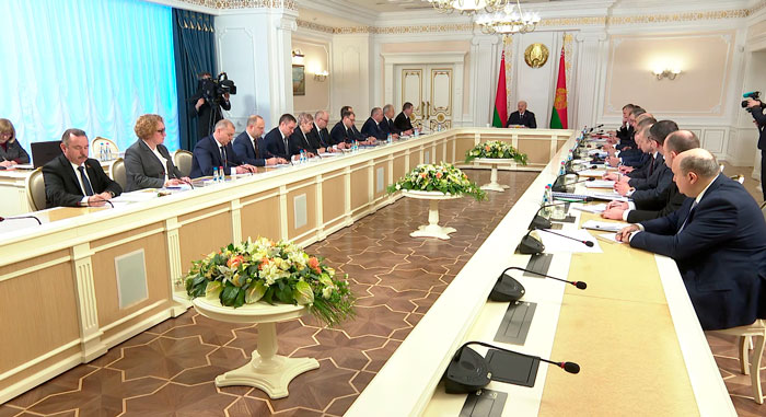 Лукашенко: Витебской области нужен пошаговый антикризисный план 