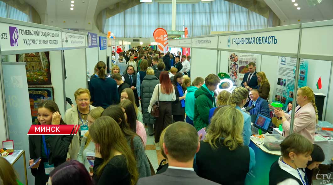 Собрать микрочип и посидеть за авиаштурвалом – в Минске открылась выставка «Образование и карьера»-4