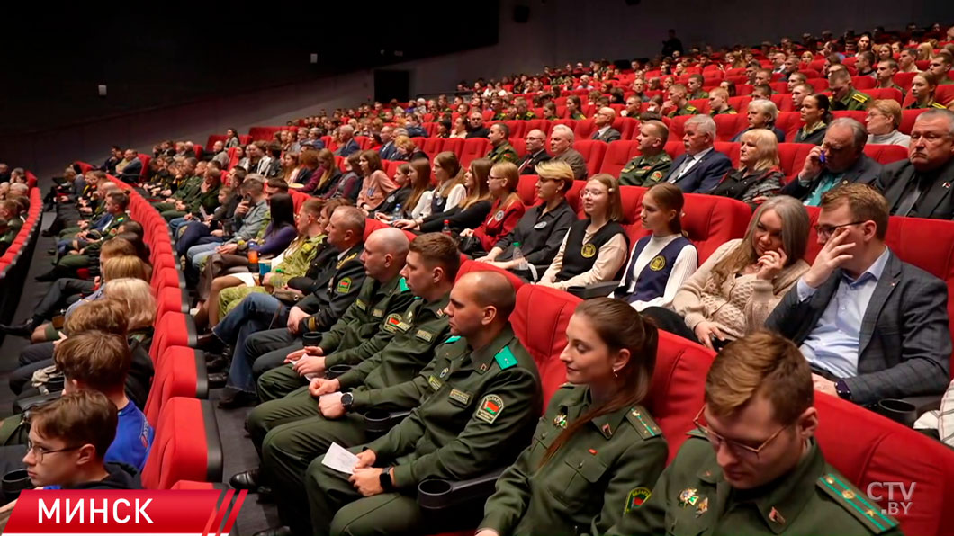 «Белорусская сила – в людях!» Премьера фильма Григория Азарёнка «Душа защитника» прошла в Минске-2