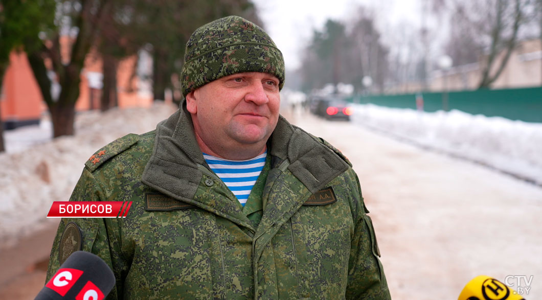  Десантники и гвардейцы сдают нормативы по физподготовке во время проверки ВС -4
