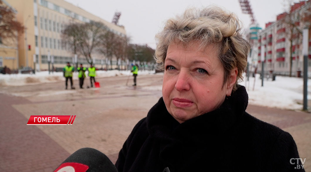 В Гомеле не прекращаются работы по расчистке улично-дорожной сети от снега и наледи-6