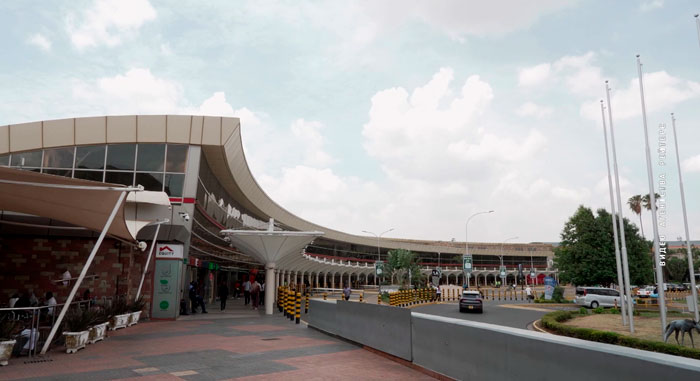 В Найроби начались задержки рейсов из‑за забастовки работников авиационной отрасли В Найроби начались задержки рейсов из‑за забастовки работников авиационной отрасли