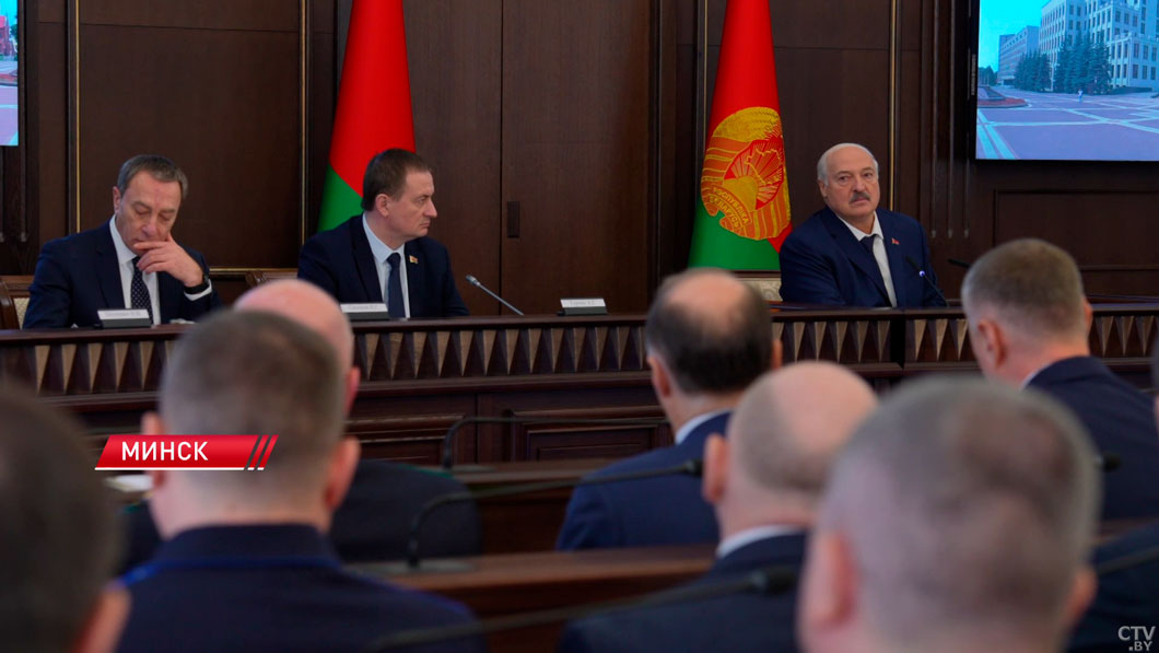 Лукашенко обозначил проблемные вопросы в сфере сельского хозяйства-6