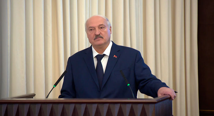 Лукашенко раскритиковал правительство за спад в промышленной отрасли