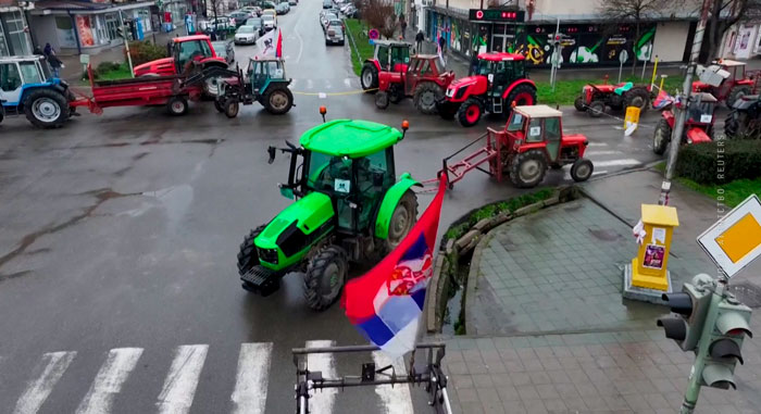 Сербия вновь охвачена масштабными акциями протеста фермеров Сербия вновь охвачена масштабными акциями протеста фермеров