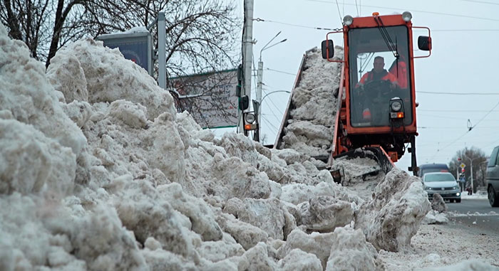 В Витебске для вывоза снега оборудовали дополнительные площадки