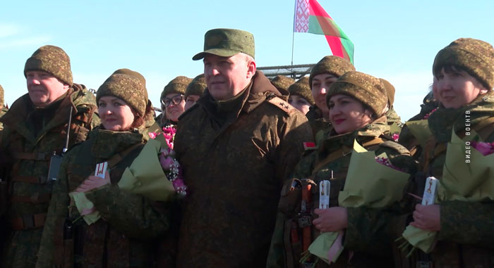 Хренин: в ВС Беларуси более 4 тыс. женщин от рядового до полковника ответственно проходят военную службу 