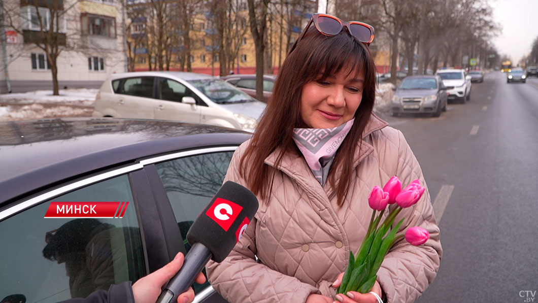 Столичная ГАИ и БРСМ устроили поздравительные рейды в преддверии 8 Марта-4