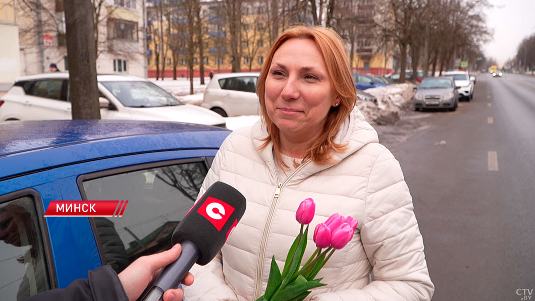 Столичная ГАИ и БРСМ устроили поздравительные рейды в преддверии 8 Марта-8