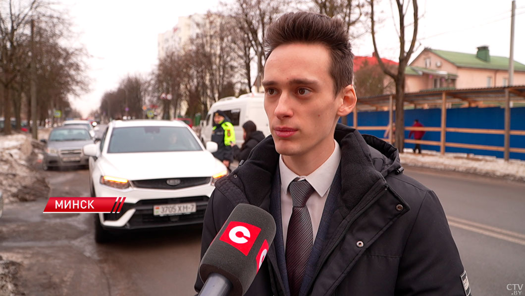 Столичная ГАИ и БРСМ устроили поздравительные рейды в преддверии 8 Марта-10